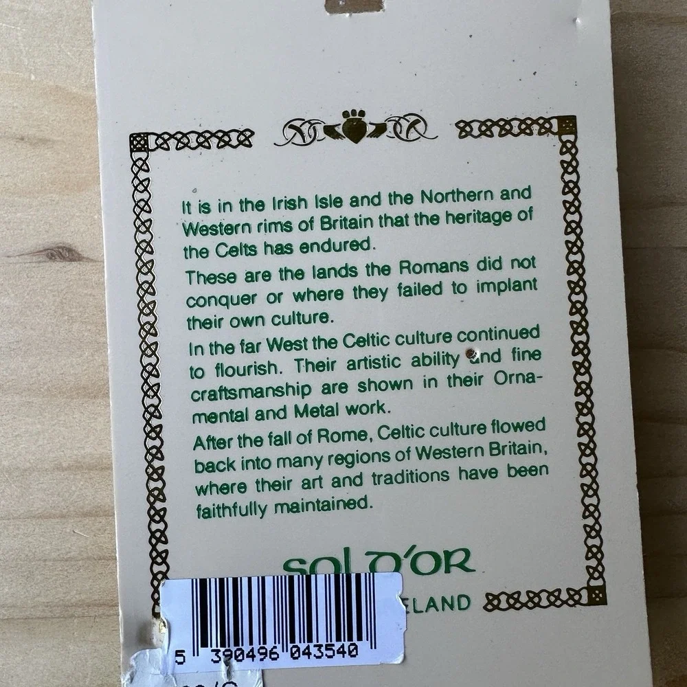 Sol D'or Celtic Claddagh Ireland Brooch Pin 1 5/8 Inch Multi Acrylic Gold‎ Tone
